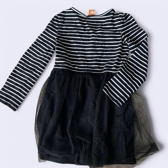Girls “BOO” tulle dress size 4/5 Halloween brand
In used condition - Picture 3 of 5